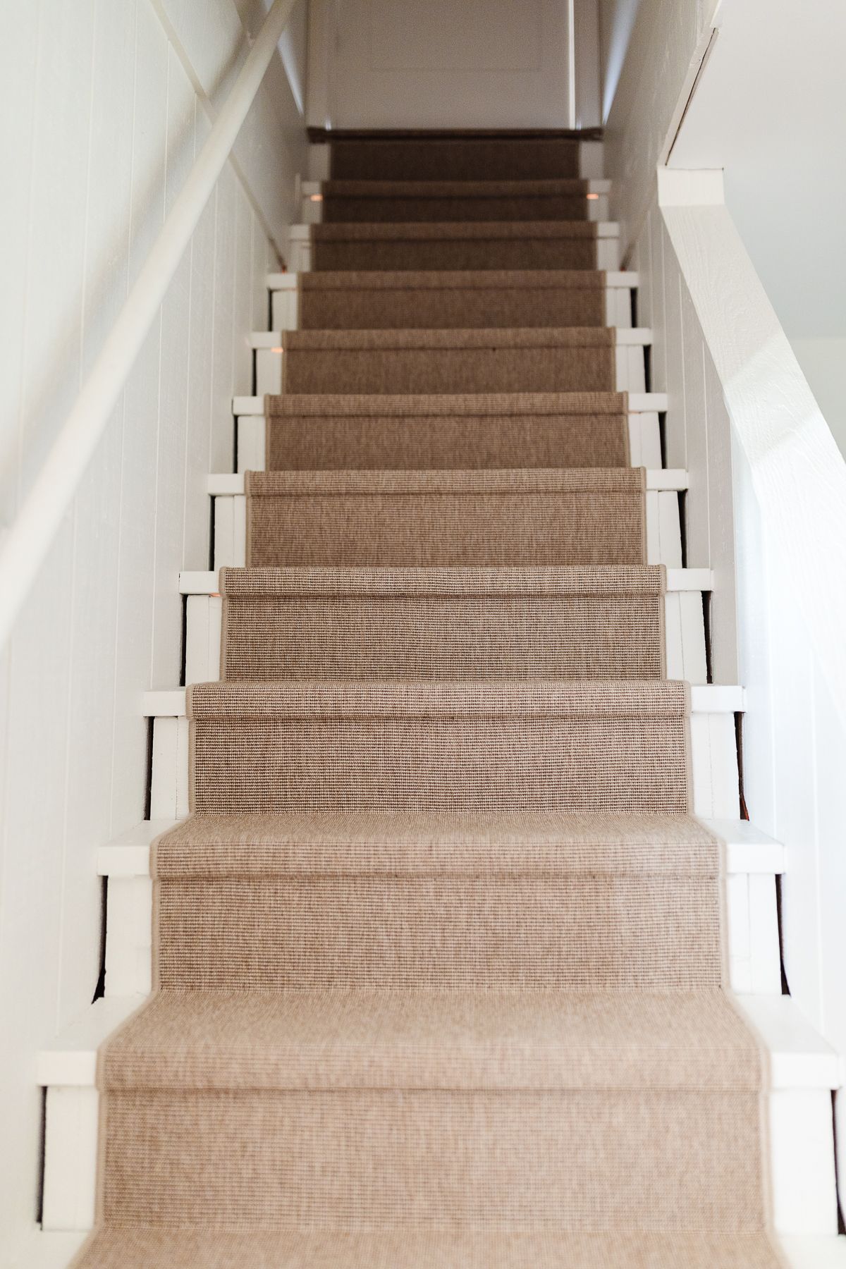 DIY楼梯改头换面带楼梯跑步者地毯
